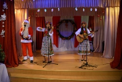   Люди разных национальностей собрались в Доме дружбы, чтобы отметить немецкое Рождество
