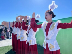 Областная Ассамблея народа Казахстана встретила Наурыз мейрамы с жителями мкр Кунай