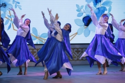 Песни на иврите, кубанские танцы, жетыген и русские ложки