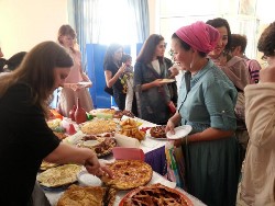 В преддверии Дня матери в Костанае провели выставку и дегустацию пирогов